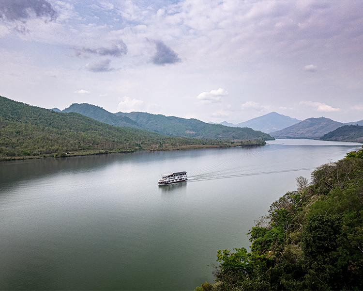 Upstream Cruise Vientiane to Luang Prabang (5 Nights)